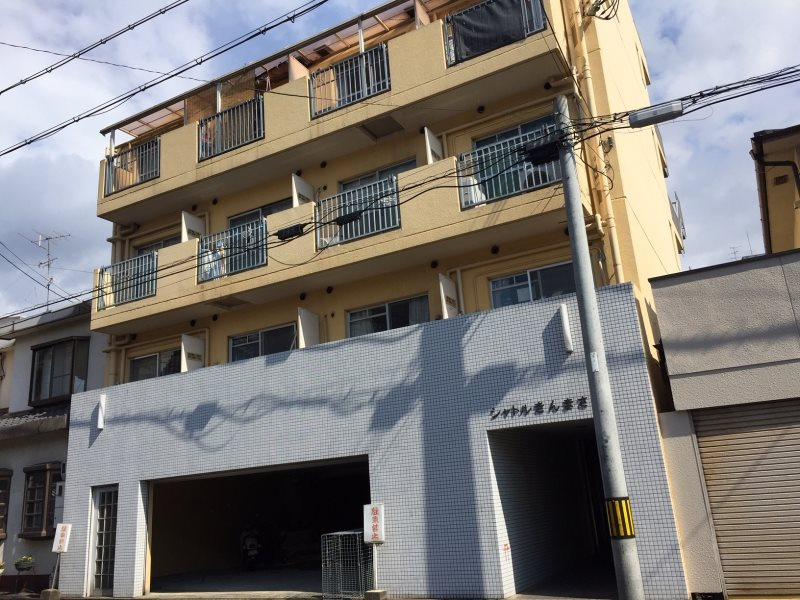 シャトルきんまさの外観