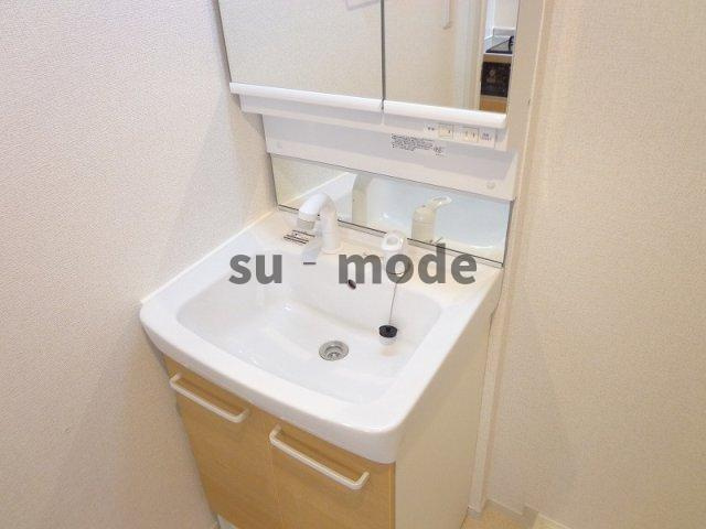 ネオライヴズ　岸部の洗面所