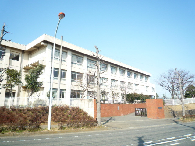 藤沢市立滝の沢小学校まで550ｍ