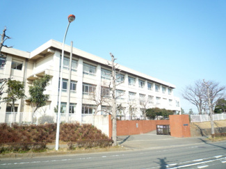 藤沢市立滝の沢小学校まで550ｍ