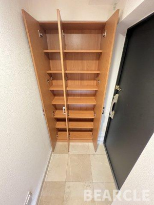 【玄関】 | リーガル京都四条烏丸Ⅱ | きれいな玄関です