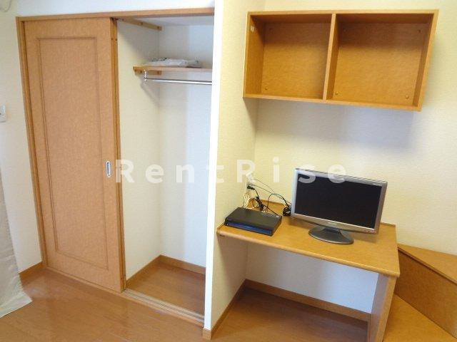 レオパレス妙興寺の設備|テレビ　収納