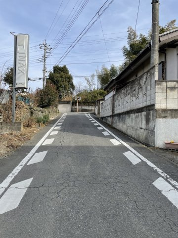 高崎市吉井町矢田平屋建ての前面道路含む現地写真