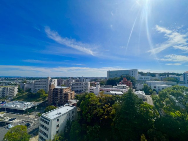 虹ヶ丘マンション本館の展望|13階部分のため、陽当たり眺望良好！