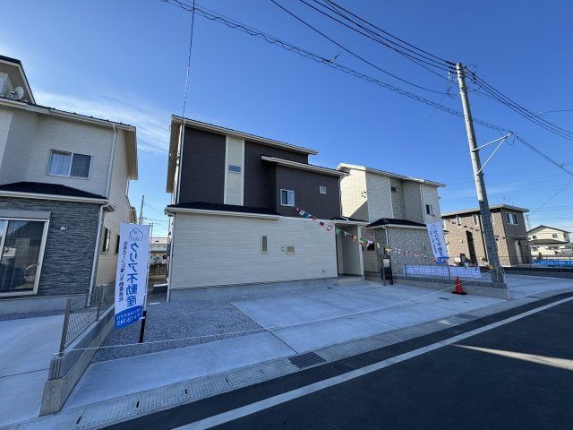 新築　前橋市江田町全3棟　Blooming　Garden　2号棟の駐車場|現地写真　駐車スペースは建物北側に並列3台分可能です！
