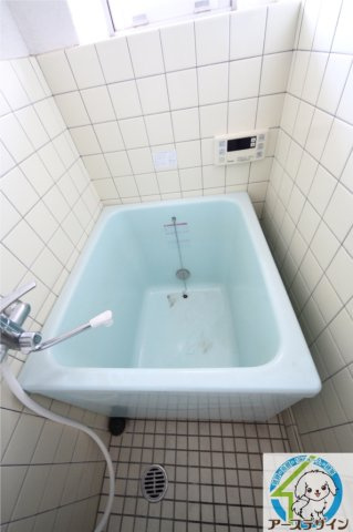 伊勢田マンションの浴室