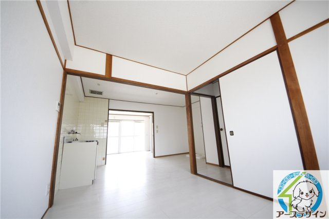 伊勢田マンションの居間・リビング