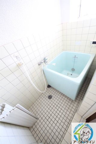 伊勢田マンションの浴室