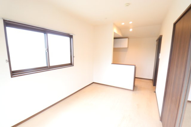 フォレストAの居間・リビング