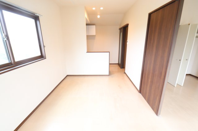 フォレストAの居間・リビング