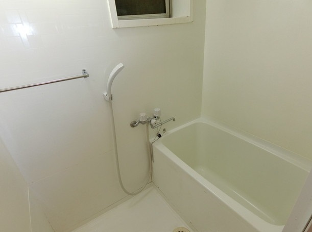 ロイヤルハイツさつき丘の浴室