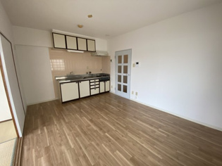 メゾン・ド・ノンの居間