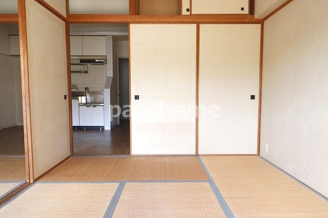 コーポ田中5号館の和室|柔らかい畳が心地よい和室