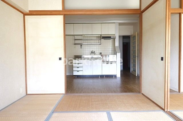 コーポ田中5号館の和室|和室ならではの温かな和の空間で寛ぎの時間を過ごせます