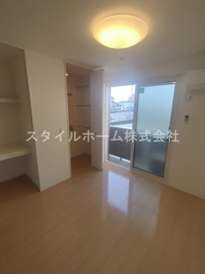 【洋室】 | 向日葵 | 別部屋写真です。