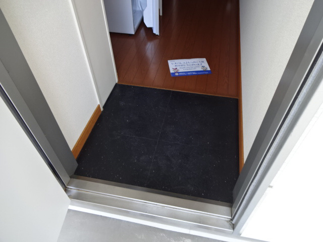 レオパレスＫＡＳＡＧＩの玄関