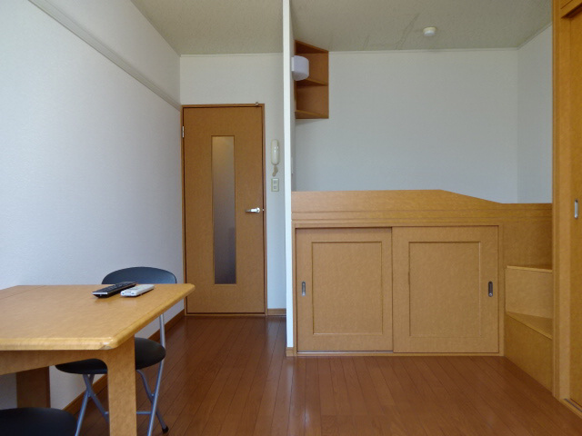 レオパレスＫＡＳＡＧＩの居間・リビング