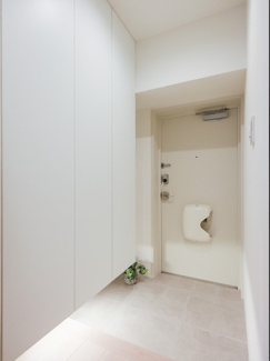 【玄関】 | ニックハイム木場公園第5 | 収納もある玄関です