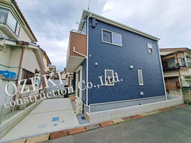 越谷市上間久里新築戸建て 不動産の真価をイノベーションする-Livele Fine-の外観