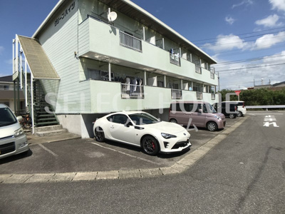 【駐車場】 | グリーンハイツ | 駐車場に車を止められます同型タイプ