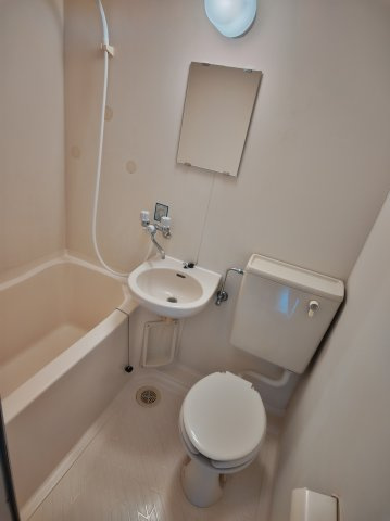 【浴室】 | コーポはにわ池田 | 日々の疲れを癒すお風呂付です