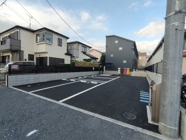 セレーノ仲町の駐車場|カースペースがあります