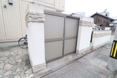 | D-K house