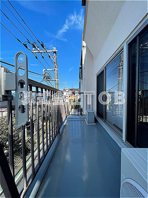 【バルコニー】 | シオン上祖師谷-定期借家2027年11月30日迄- | 洋室8帖　バルコニー