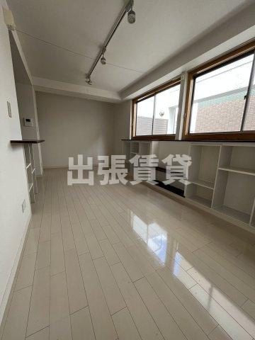 仲介手数料0円！K-squareの居間・リビング