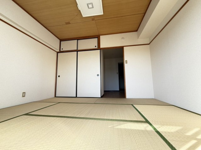 【内装】 | アーバン１８