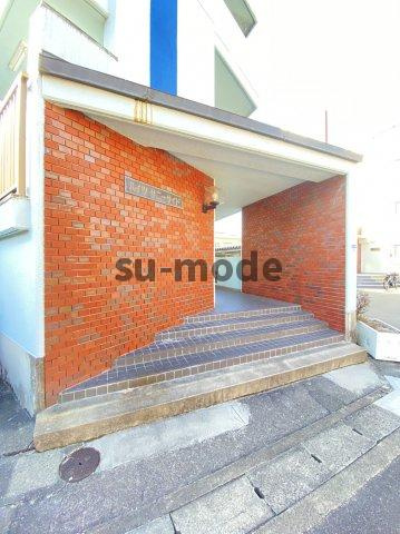 ハイツサニーサイドのエントランス