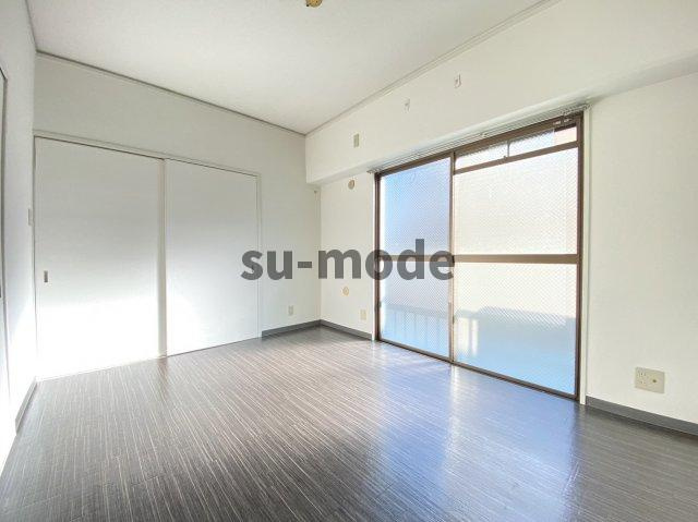 ハイツサニーサイドの洋室