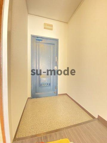 ハイツサニーサイドの玄関