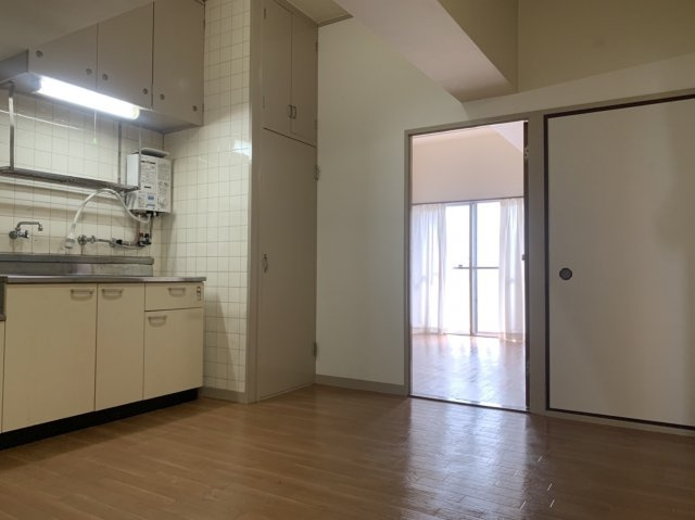 メゾン茨木の居間・リビング