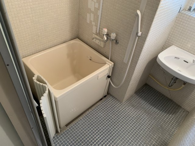 メゾン茨木の浴室