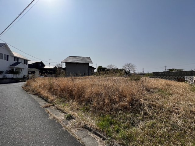 【外観】 | 平屋に２階建てにと自由度の高い土地となっております♪

