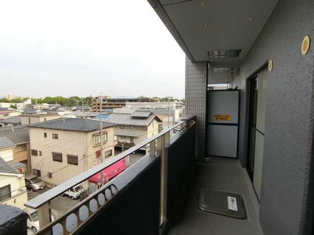 セレニテ上中条のバルコニー