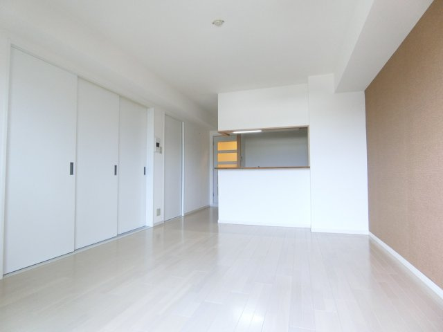 セレニテ上中条の居間・リビング