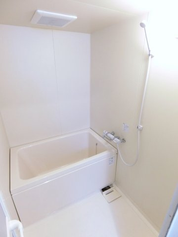 セレニテ上中条の浴室