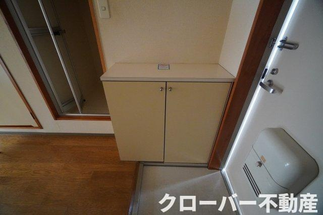 ミヤザキハイツの玄関