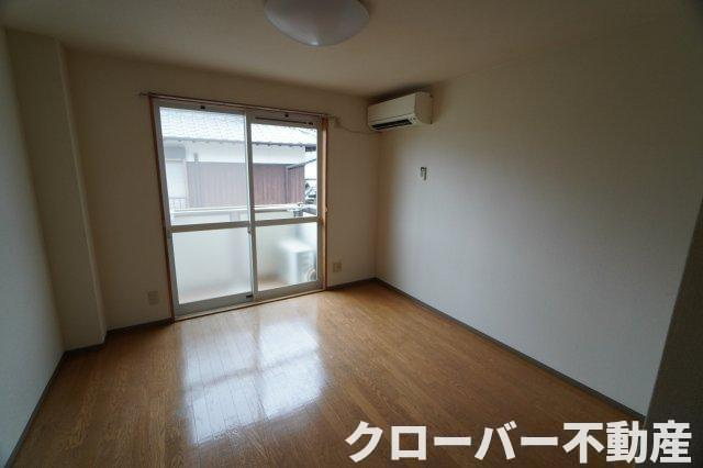 ミヤザキハイツの居間・リビング