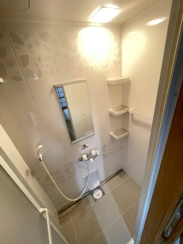 一津屋2丁目貸家の浴室