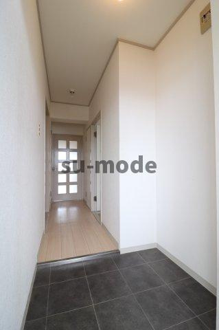 メゾントゥルースの玄関