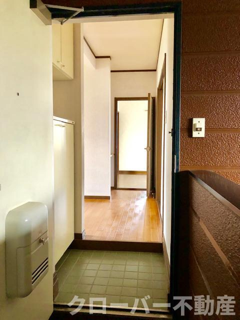 善通寺市中村町のアパートのエントランス
