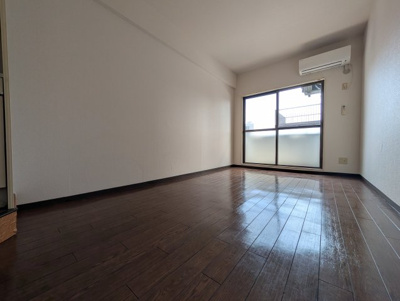 【居間・リビング】 | ラトゥール御替地