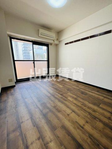 仲介手数料0円！ルミナ新栄の居間・リビング