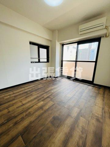 仲介手数料0円！ルミナ新栄の居間・リビング