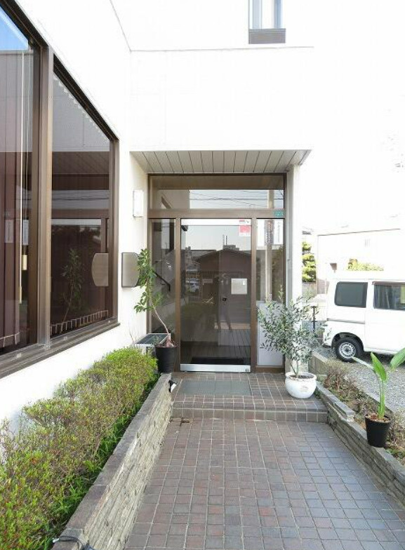 ALOHAビルのエントランス