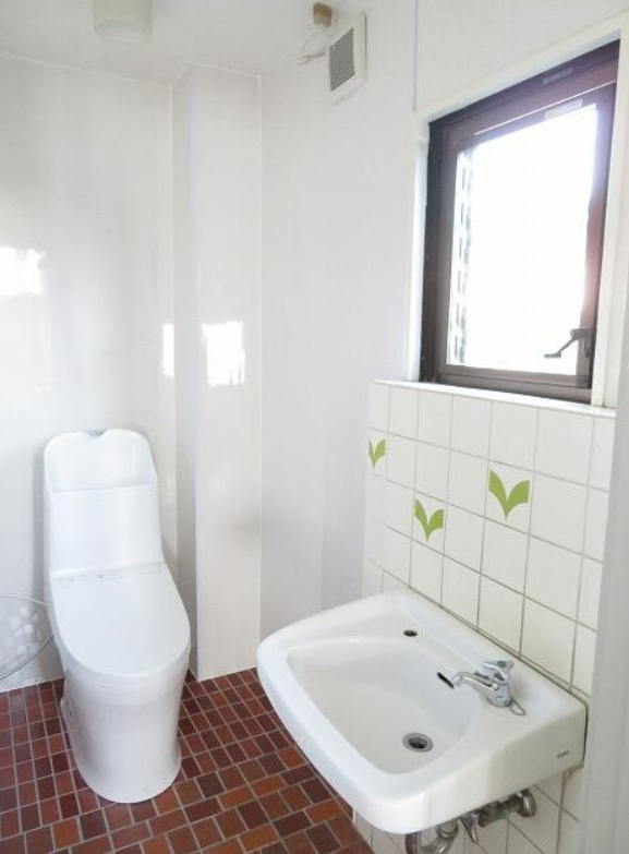 ALOHAビルの洗面所