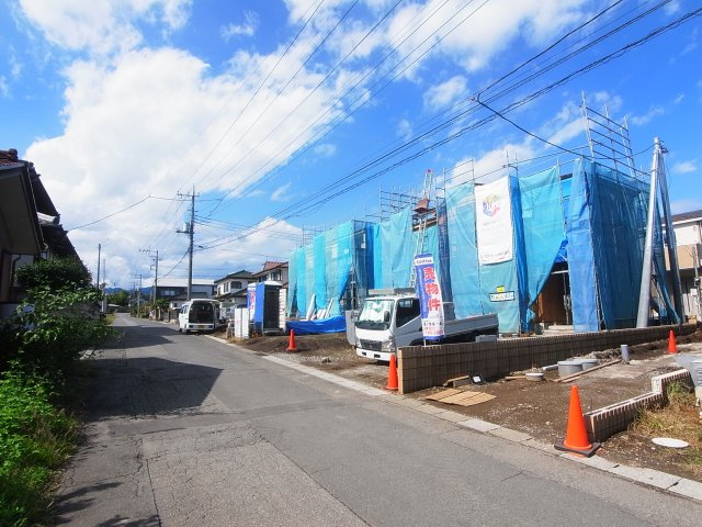 新築　吉岡町大久保　GRAFARE　2号棟の前面道路含む現地写真|現地写真　南側道路6ｍ
